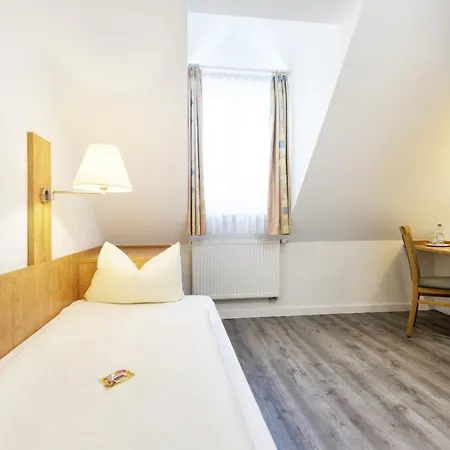 Am Klostergarten 3* フライジンク