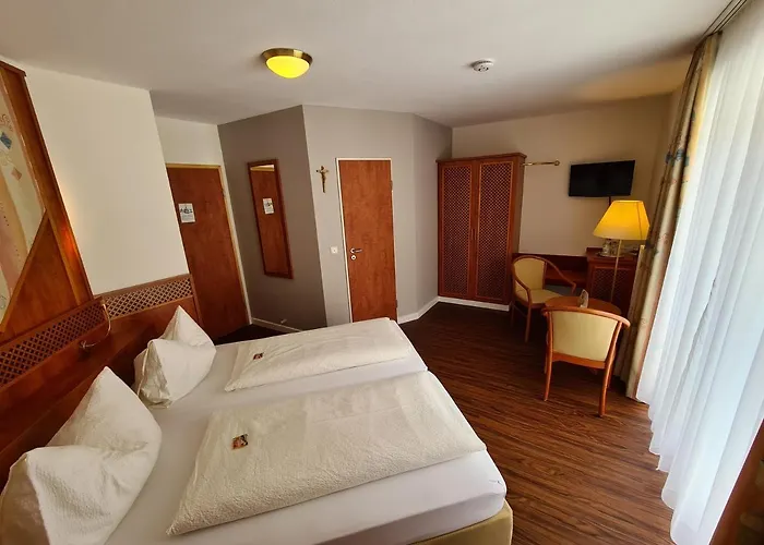 Otel Am Klostergarten 3*