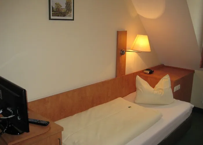 Otel Am Klostergarten 3*