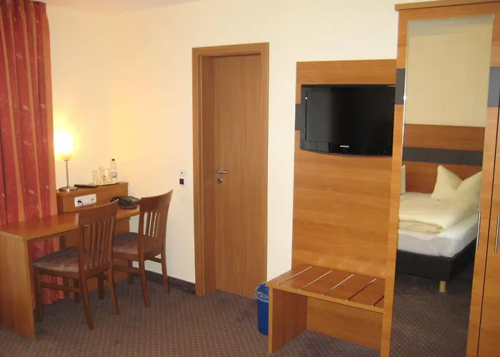 Otel Am Klostergarten 3*